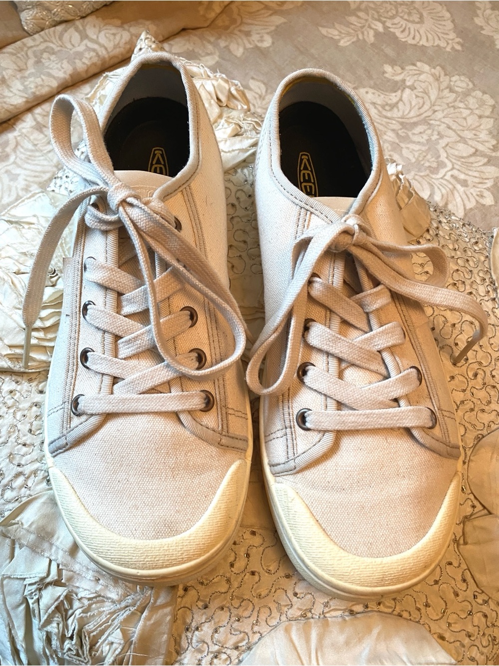 Keen Elsa White Canvas Casual Low Top Lace Front Sneakers Size 8 - Picture 12 of 14